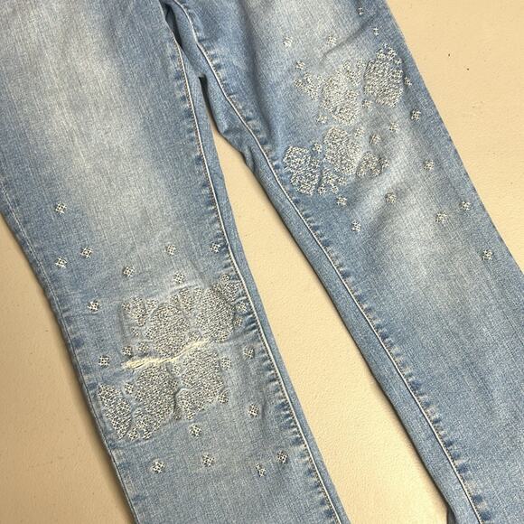 Sundance Denim Blue Jeans Distressed Knee White Embroidered Magnolia Womens - Picture 8 of 9